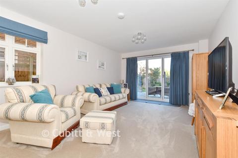5 bedroom detached house for sale, Astor Gardens, Horley RH6