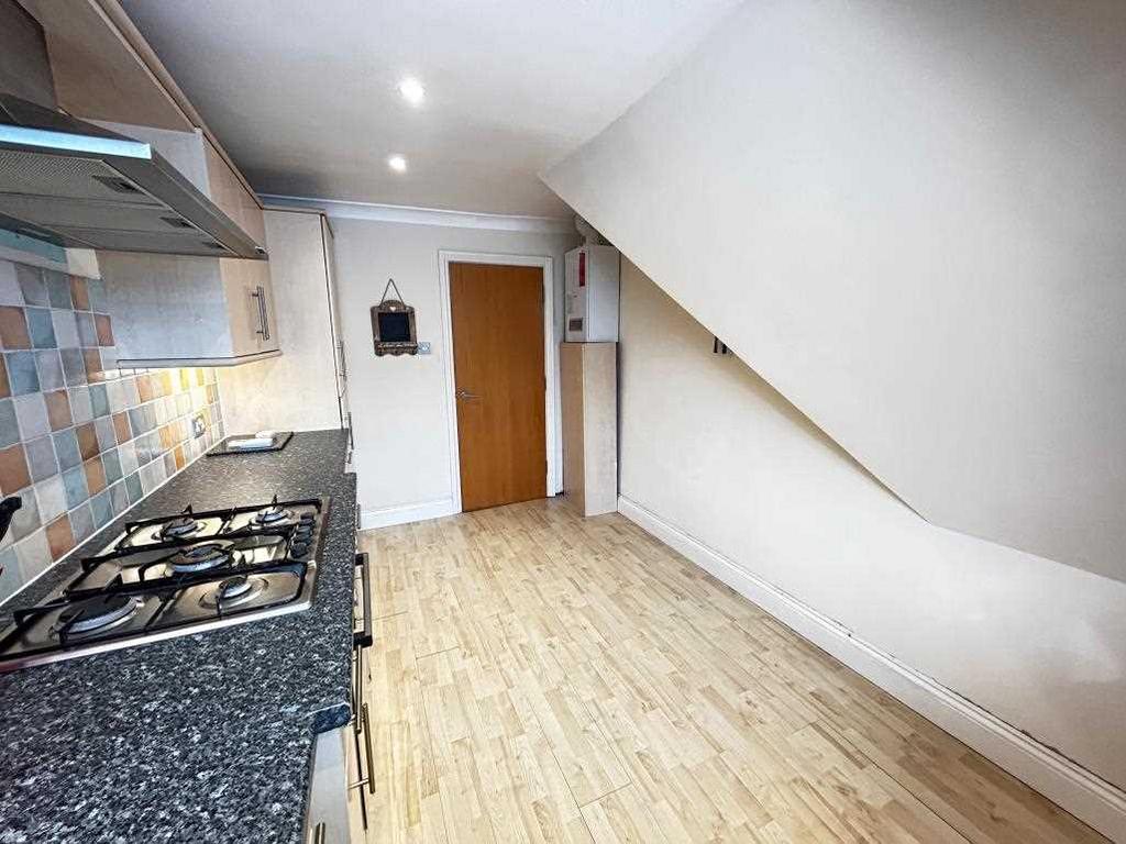 Kitchen (Alt View)