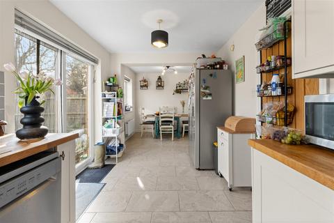 3 bedroom detached house for sale, Carpenters Way, Hailsham