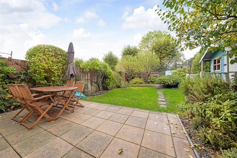 4 bedroom end of terrace house for sale, Queen Adelaide Road, Penge, London, SE20