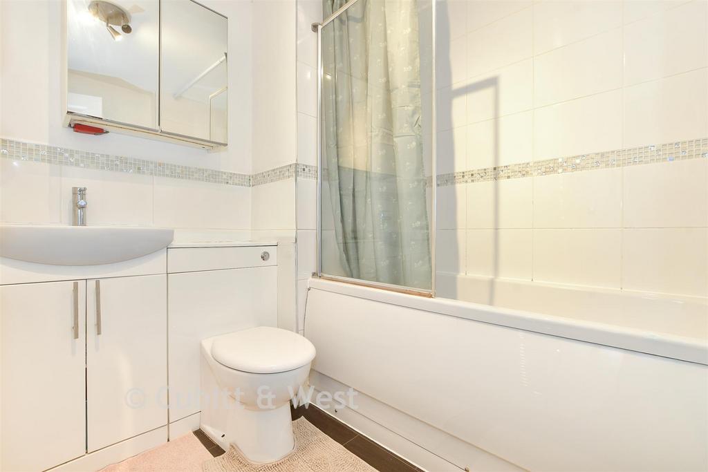En-Suite Bathroom