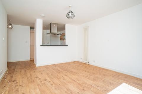 2 bedroom flat to rent, East Pilton Farm Rigg, Fettes EH5