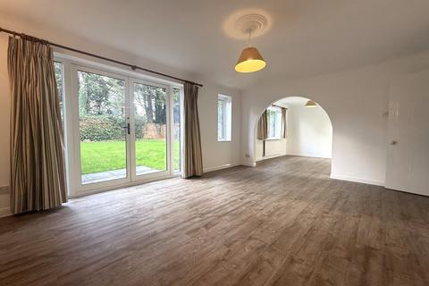 5 bedroom detached house to rent, Hazel Gardens, Oxfordshire RG4