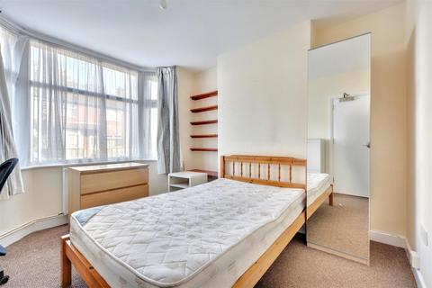 3 bedroom semi-detached house for sale, King Street, Beeston, Nottingham