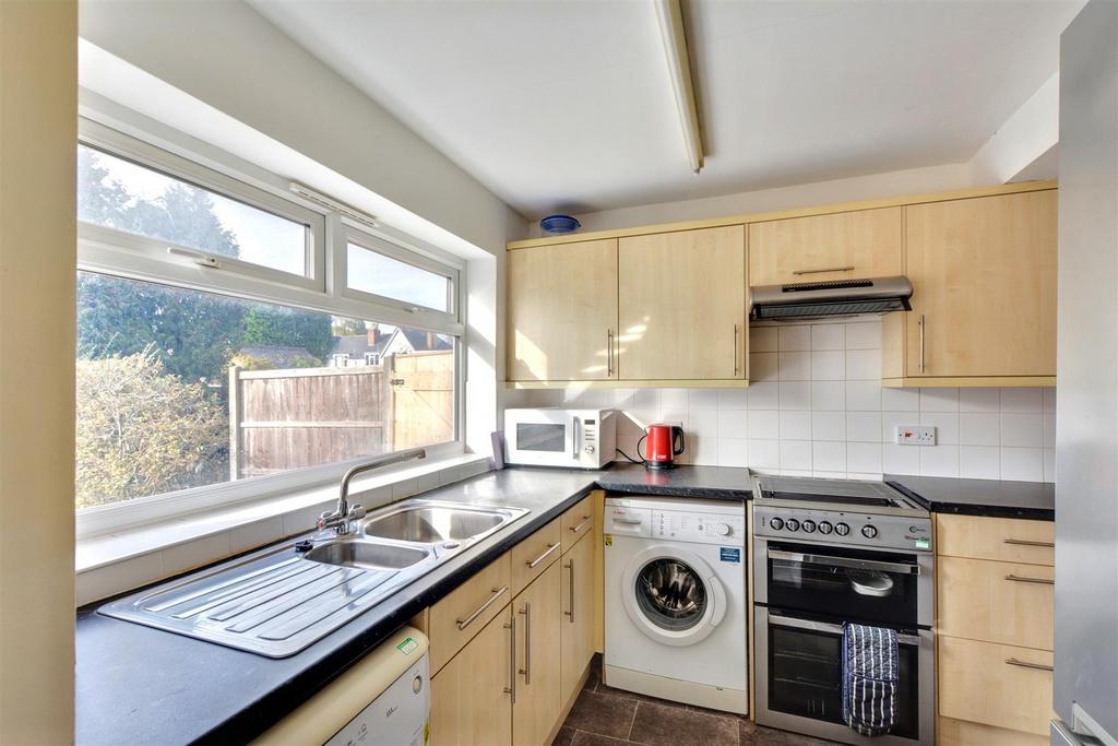 Kitchen 2.jpeg