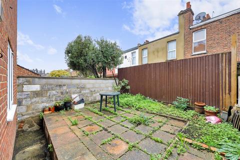 2 bedroom flat to rent, Maybury Gardens, London NW10