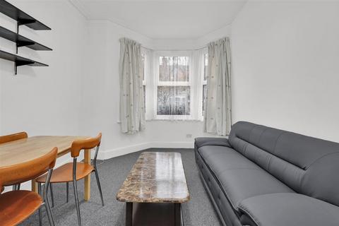2 bedroom flat to rent, Maybury Gardens, London NW10