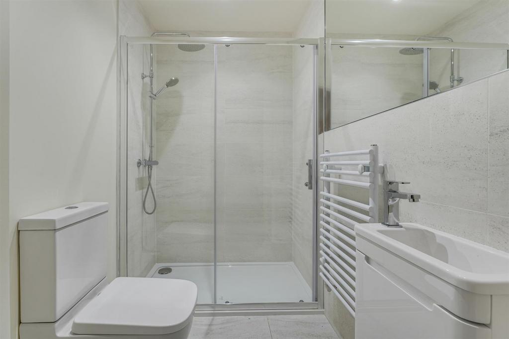 Shower room ensuite