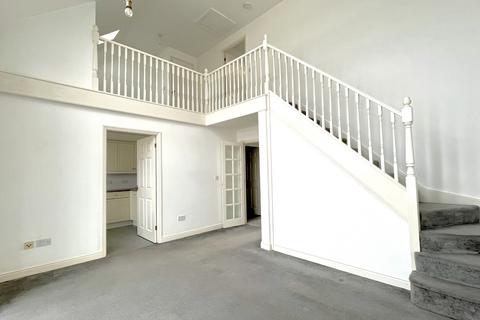 undefined, Russell Quay, West Street , DA11 0BP