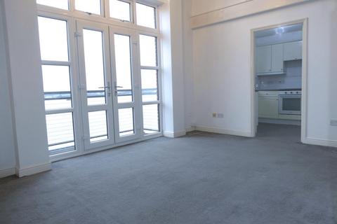 undefined, Russell Quay, West Street , DA11 0BP