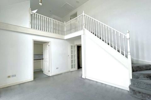 undefined, Russell Quay, West Street , DA11 0BP