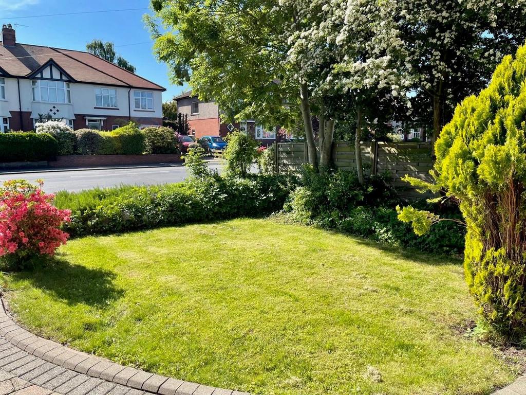 Front garden.jpg