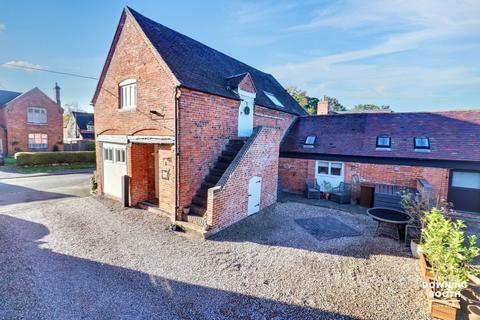 undefined, Main Road, Tamworth B79