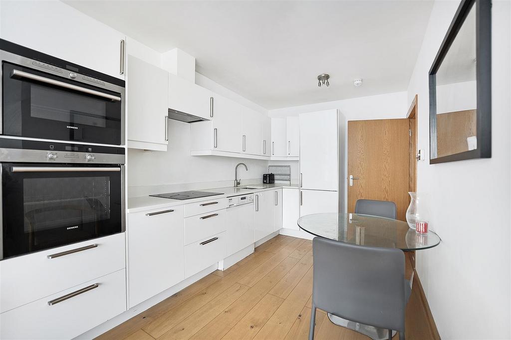 Lounge/Kitchen