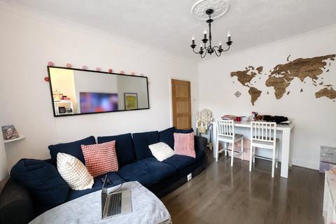 2 bedroom maisonette for sale, Sibthorpe Road, London, SE12