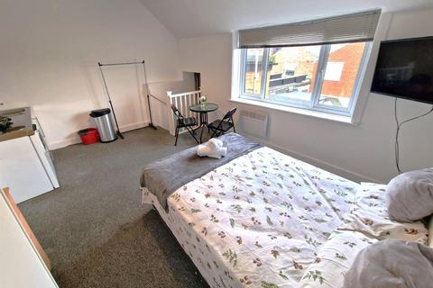 1 bedroom house to rent, The Triangle, Bournemouth