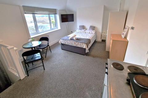 1 bedroom house to rent, The Triangle, Bournemouth