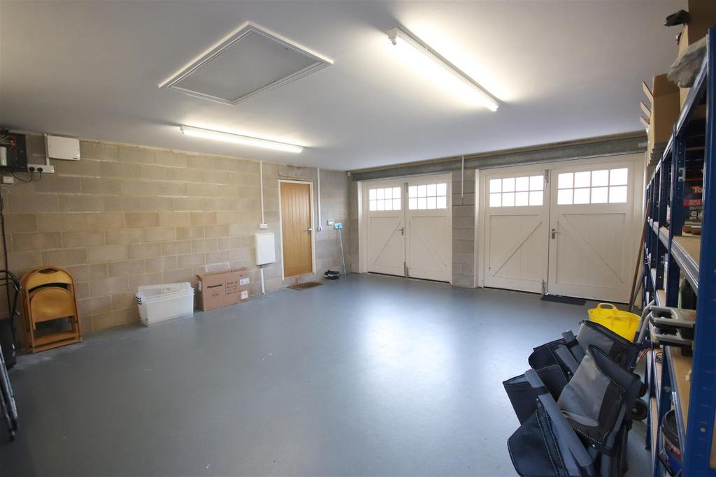 Garage.jpg