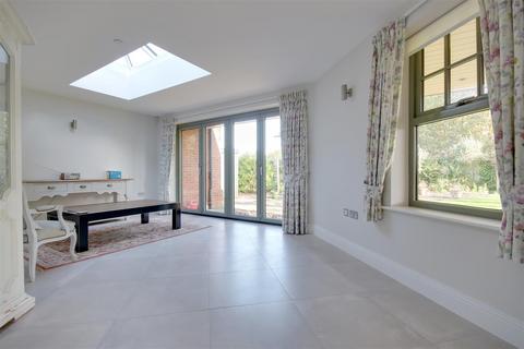 undefined, Admiral Place, Winkton, Christchurch
