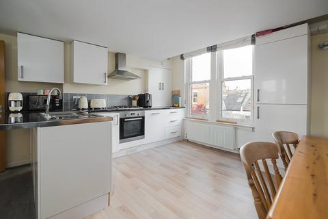 2 bedroom apartment to rent, Penhurst Mansions Rostrevor Road