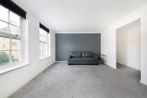 1 bedroom flat for sale, Vicarage Crescent, London