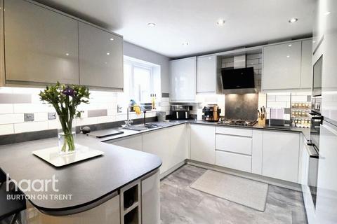 4 bedroom detached house for sale, Grindley Way, Swadlincote