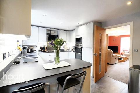 4 bedroom detached house for sale, Grindley Way, Swadlincote