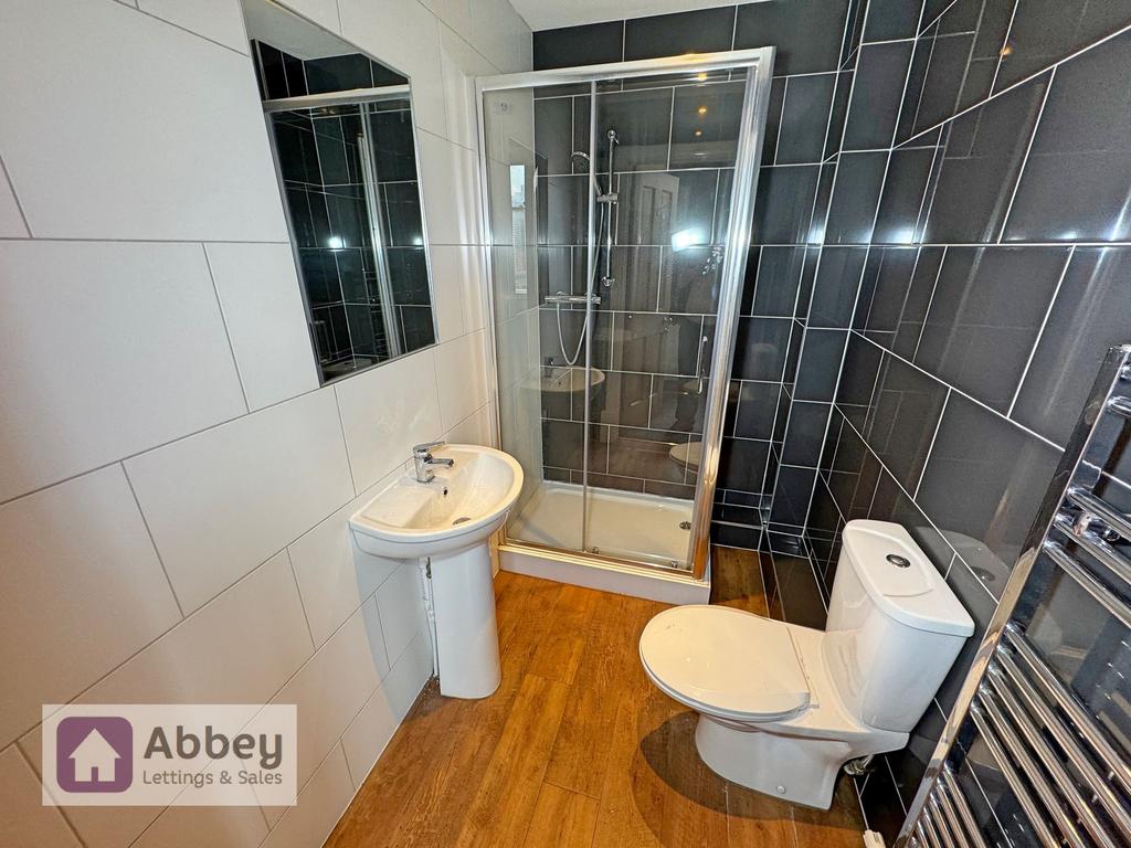 Ensuite to Bedroom