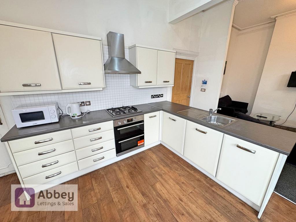 Communal Kitchen/Dining Area