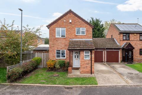 3 bedroom detached house for sale, Hemingway Road, Aylesbury HP19
