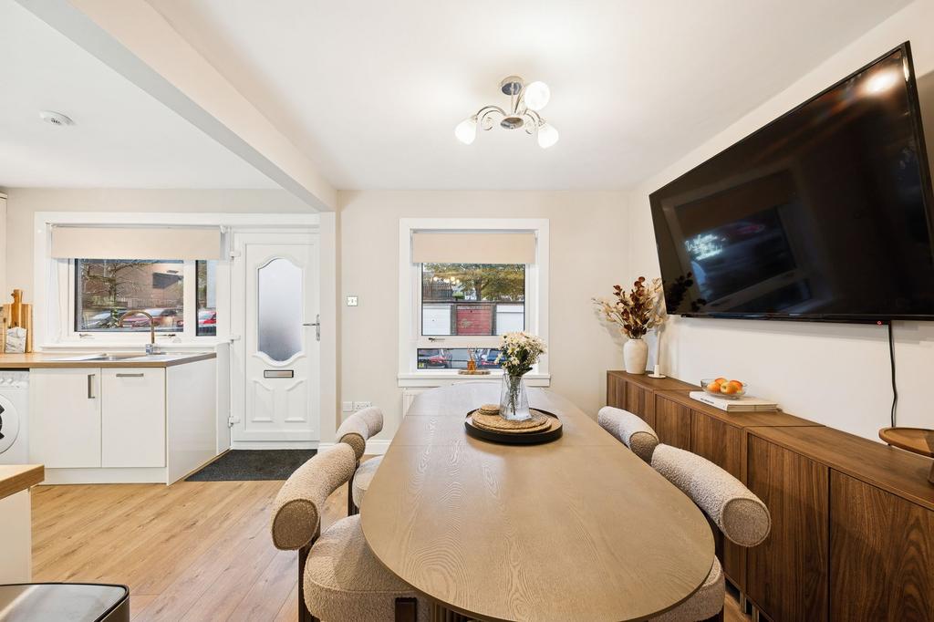 Kitchen/Dining Area