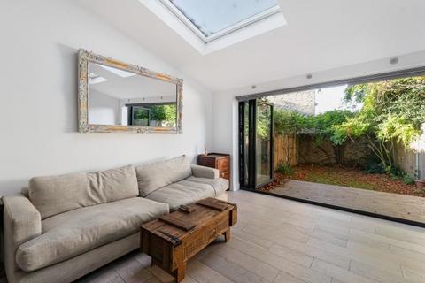 2 bedroom flat for sale, Uxbridge Road, London, W12