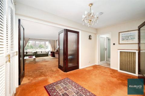 3 bedroom penthouse for sale, James Close, Woodlands, NW11