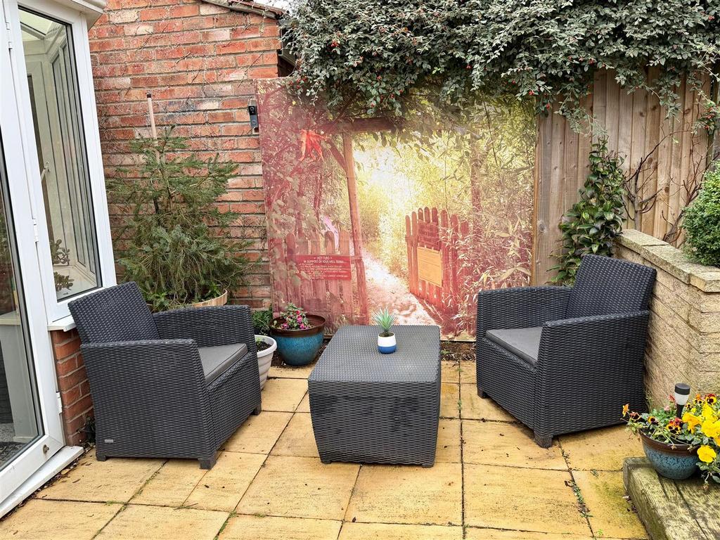 2 outdoor seating.jpg