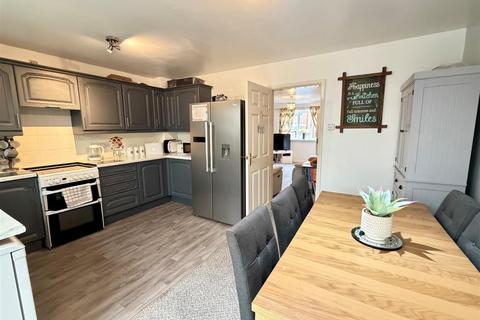 3 bedroom end of terrace house for sale, Kiln Field, Staxton, Scarborough