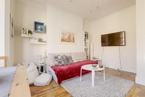 undefined, Burns Street, Nottingham NG7