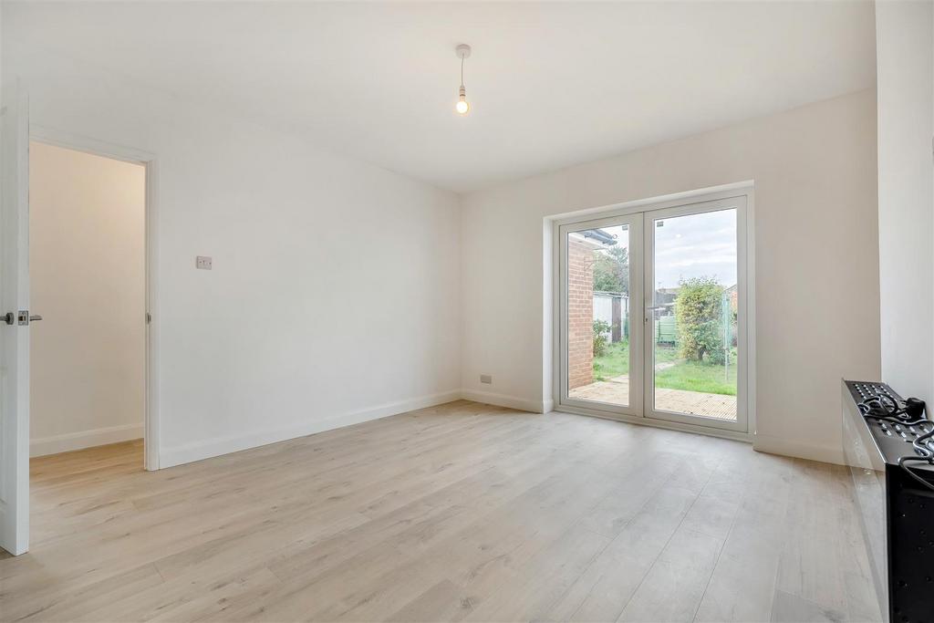 8669140-interior08.jpg