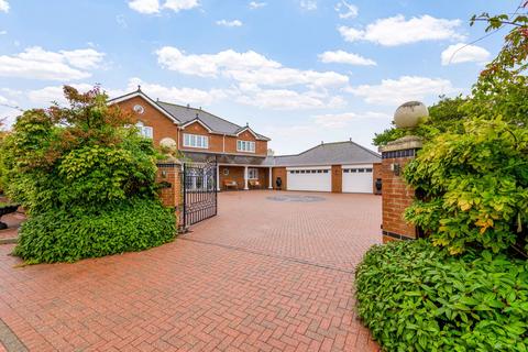 4 bedroom detached house for sale, Beacon Way, Skegness PE25