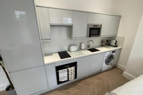 Studio to rent, Regent Road, Altrincham