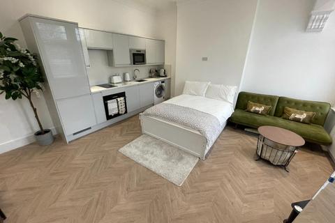 Studio to rent, Regent Road, Altrincham
