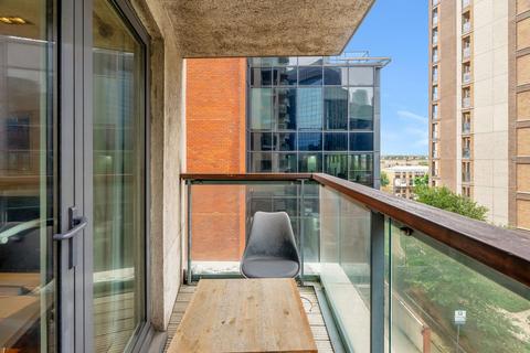 1 bedroom flat for sale, Limeharbour, London, E14