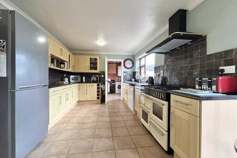 undefined, East Dale Drive, KIRTON LINDSEY