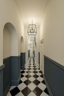 Office to rent, 49 Queen Sq Bristol BS1 4LW