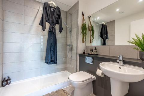 2 bedroom apartment to rent, Putney Bridge Road, London SW15