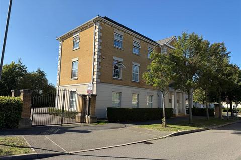 2 bedroom apartment to rent, Greenwich Way, Waltham Abbey EN9