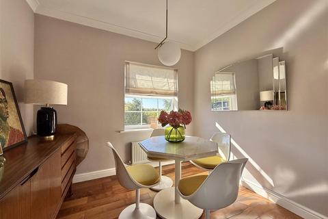 2 bedroom apartment to rent, Greenwich Way, Waltham Abbey EN9