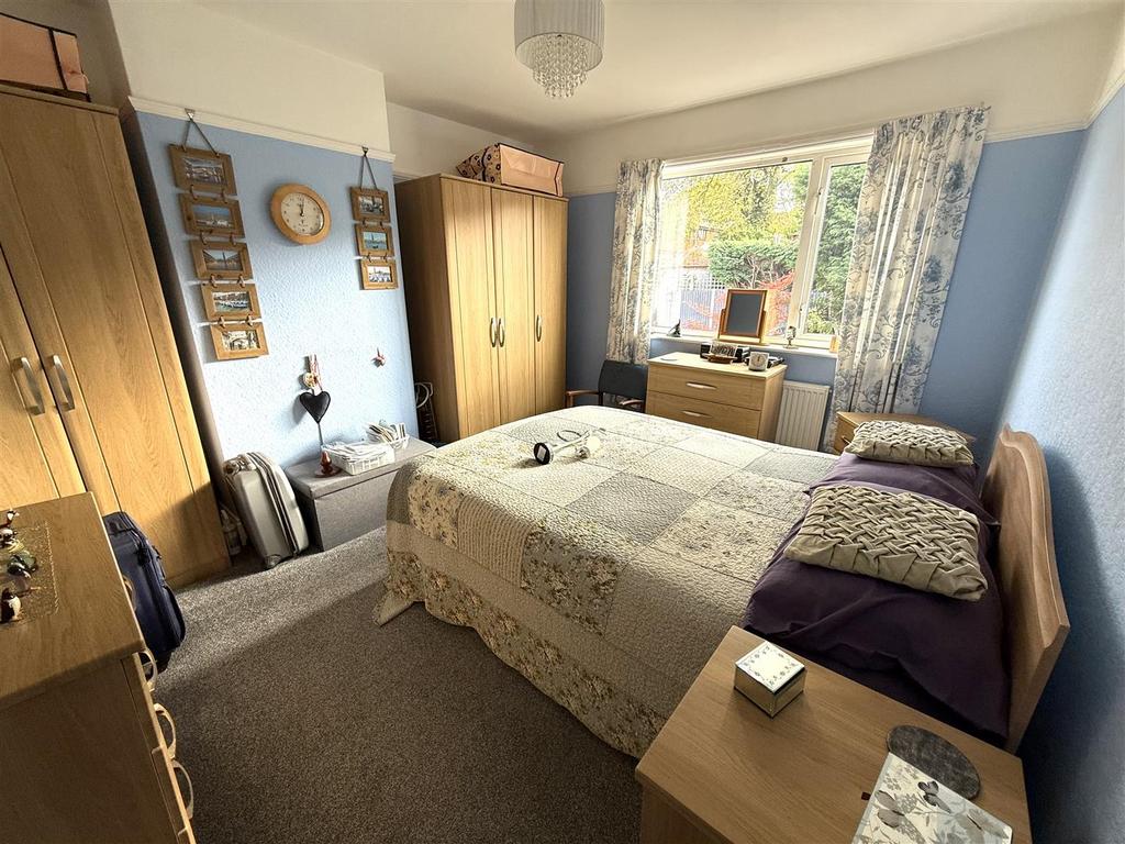 24 HAGLEY BED R.jpeg