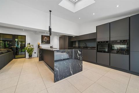 5 bedroom detached house for sale, Western Road, Billericay