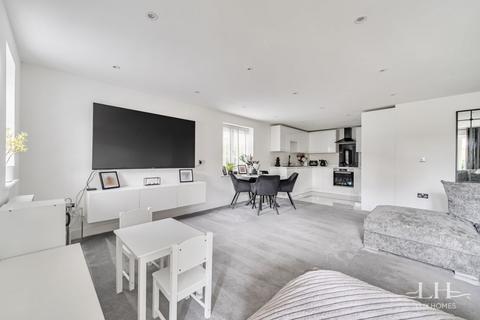 2 bedroom apartment for sale, Edmund Rice House, Brentwood