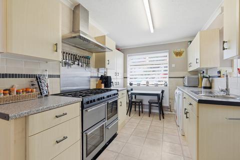 4 bedroom semi-detached house for sale, Fontayne Avenue, Romford, RM1
